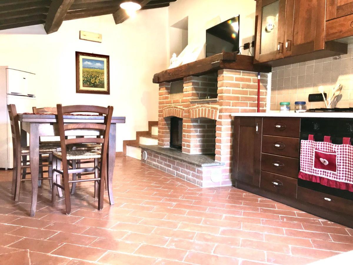 Agriturismo Podere Casano Радикофани Екстериор снимка